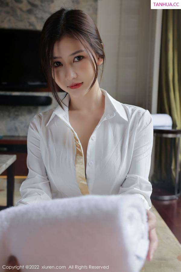 尹甜甜  [XiuRen]高清写真图 2022.01.17 No.4472 尹甜甜第13张图片